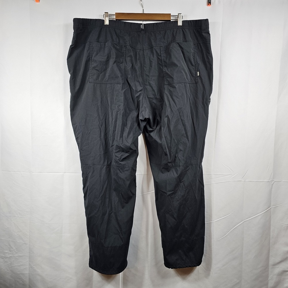 REI 68 Men's Hiking Cargo Pants Black Outdoor Nylon Travel Zip Pockets